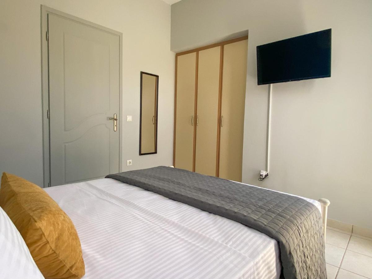 Ermis Apartments 阿尔戈斯托利翁 外观 照片