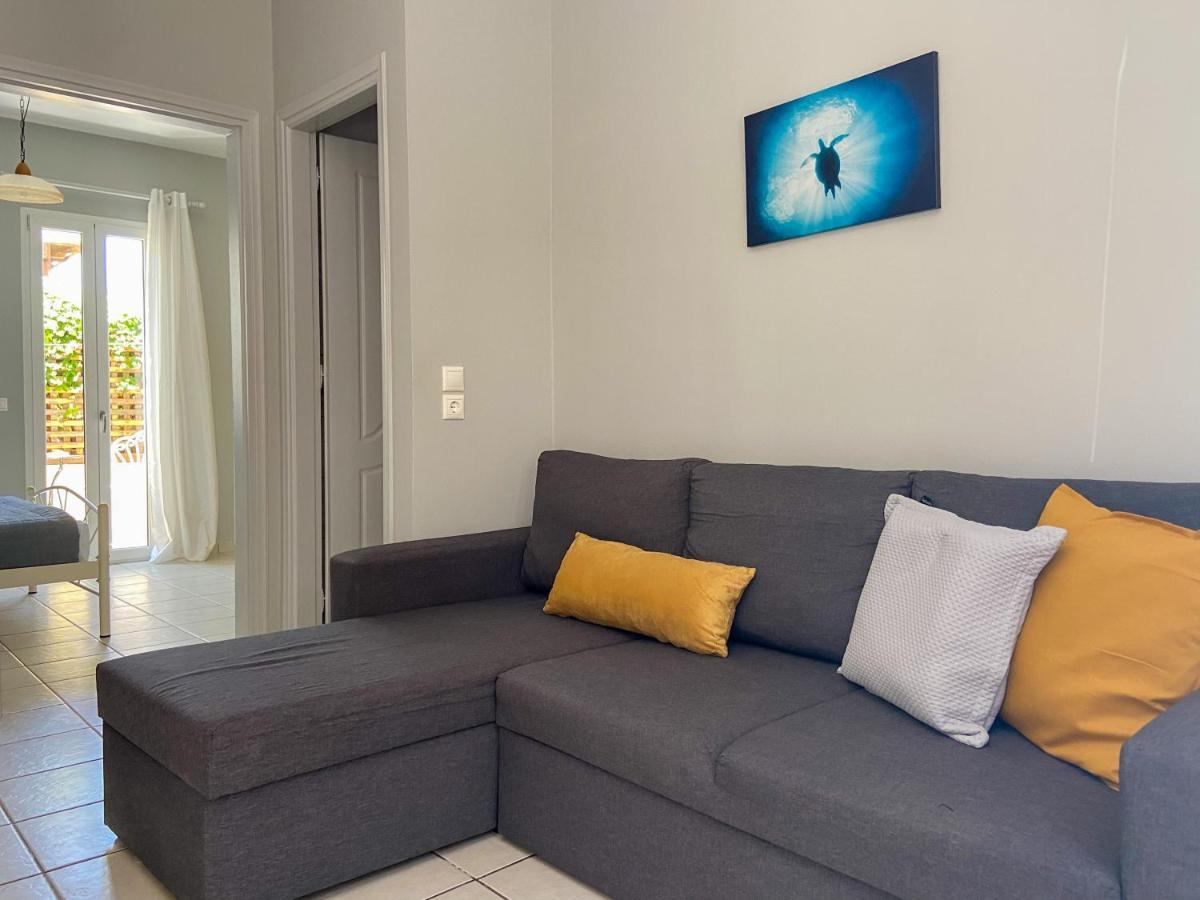 Ermis Apartments 阿尔戈斯托利翁 外观 照片