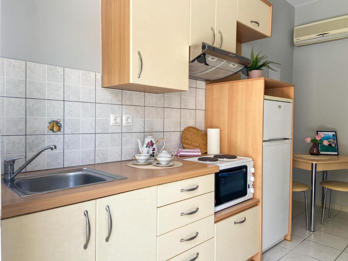 Ermis Apartments 阿尔戈斯托利翁 外观 照片