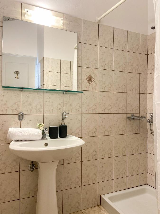 Ermis Apartments 阿尔戈斯托利翁 外观 照片